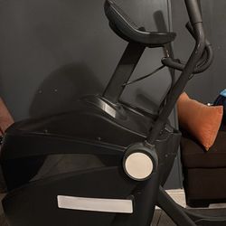 Exercise machine/elliptical machine/ Octane Fitness