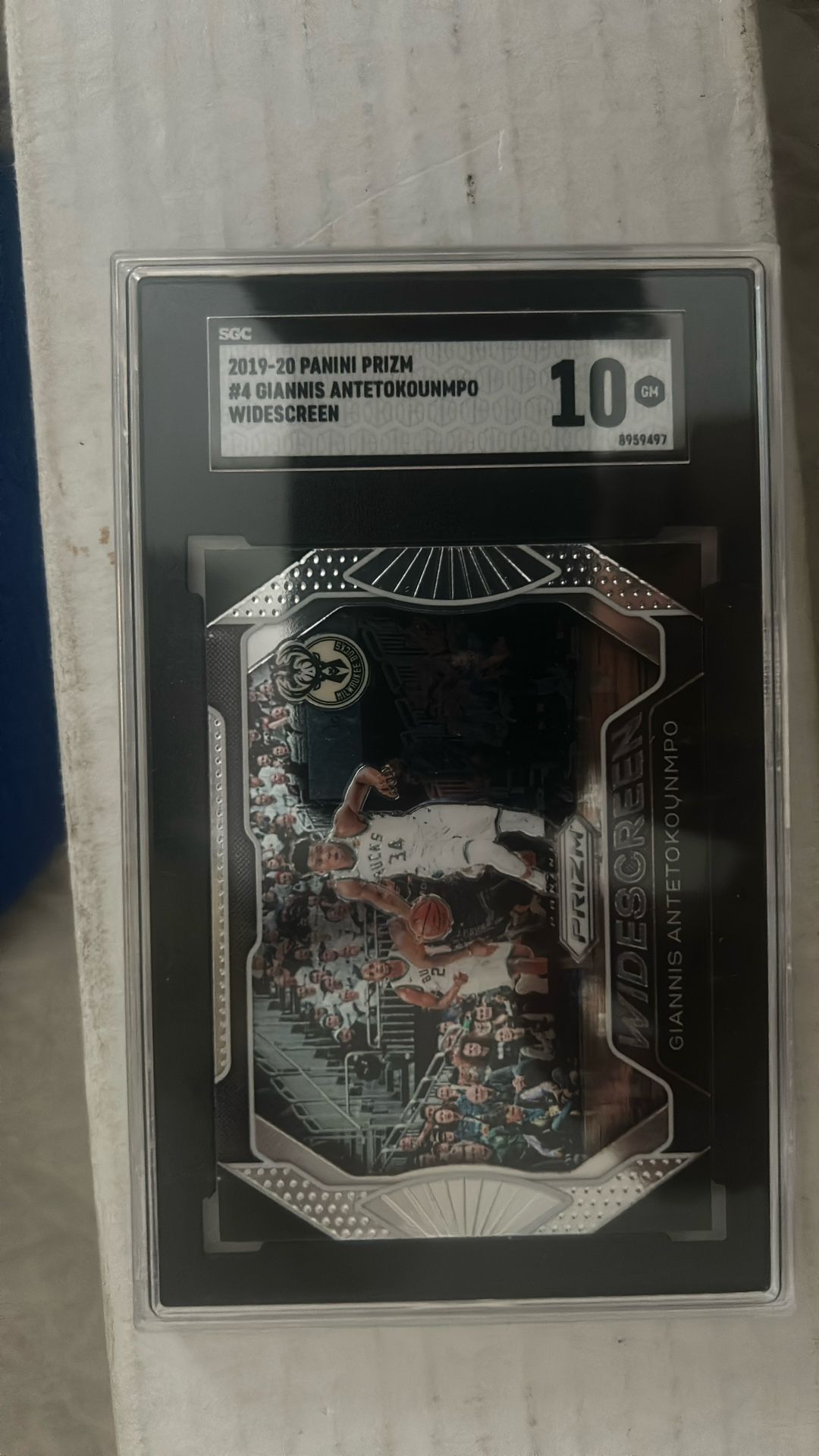 Giannis Antetokounmpo SGC 10 Prizm Card