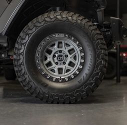 18x9 -18 Offset 5x127 Black Rhino Kelso Available / dm for quotes !!