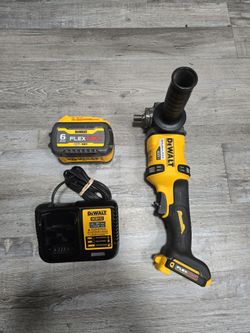 DEWALT 60V BRUSHLESS 4 1/2" TO 6" GRINDER WITH 60V 6AH BATTERY AND CHARGER PERFECT CONDITION