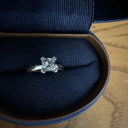 14Kt White Gold 1Kt Princess Cut Leo Diamond Ring With Platinum Prongs