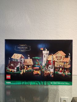LEGO Medieval Town Square 10332