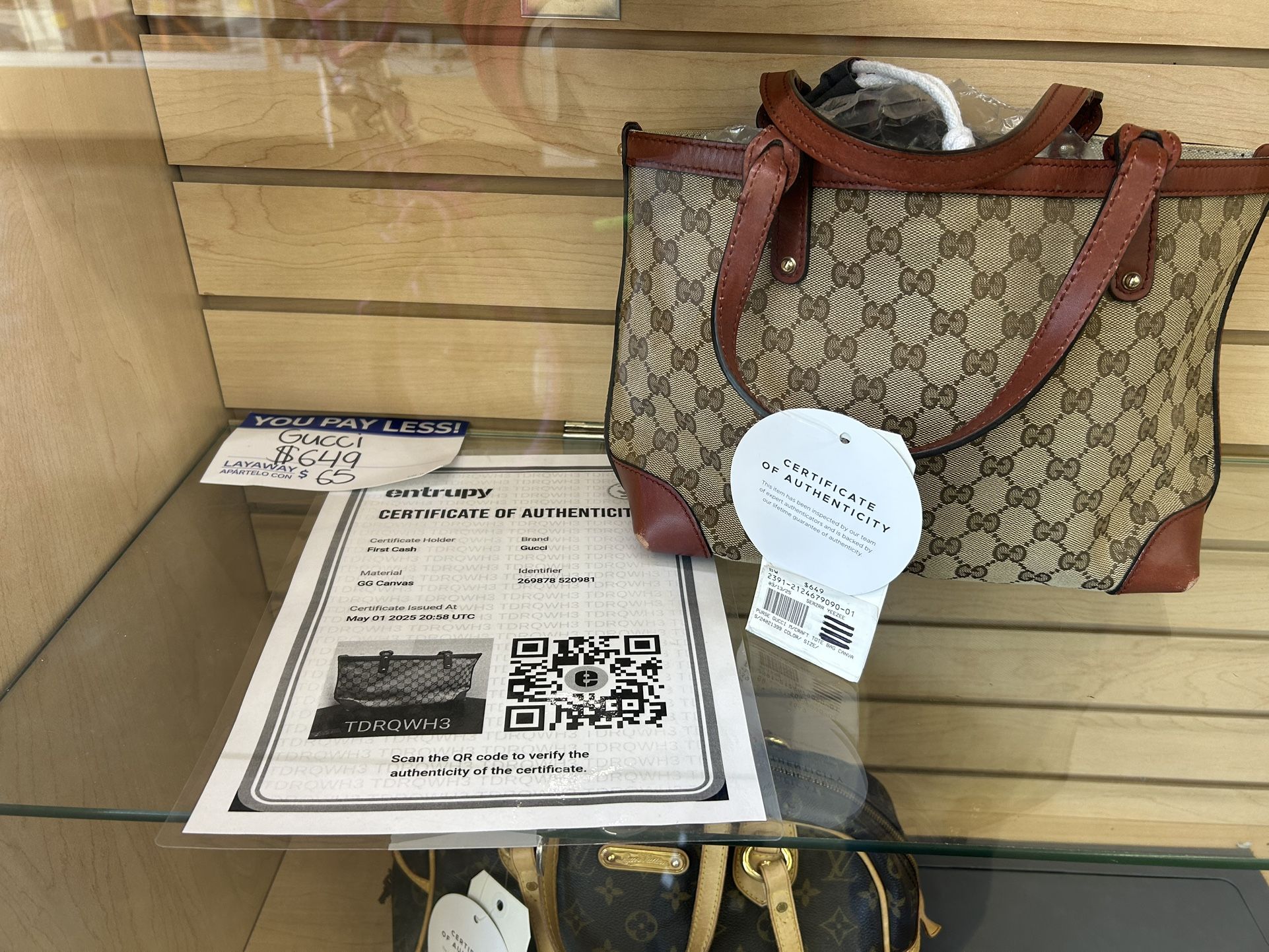 Gucci Purse With Authentication