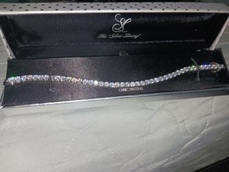 BRAND NEW CUBIC CIRCONIA TENNIS BRACELET......😁😊😍