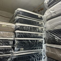 Queen Size Mattress Pillow Top New 12”