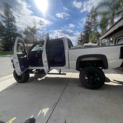 GMC Sierra 1500 4x4  4 puertas titulo limpio