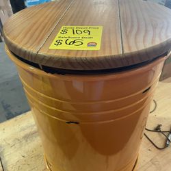 SaleSumo Yellow Modern Metal Storage Accent Table or Stool with Solid Wood Lid (Set of 2)