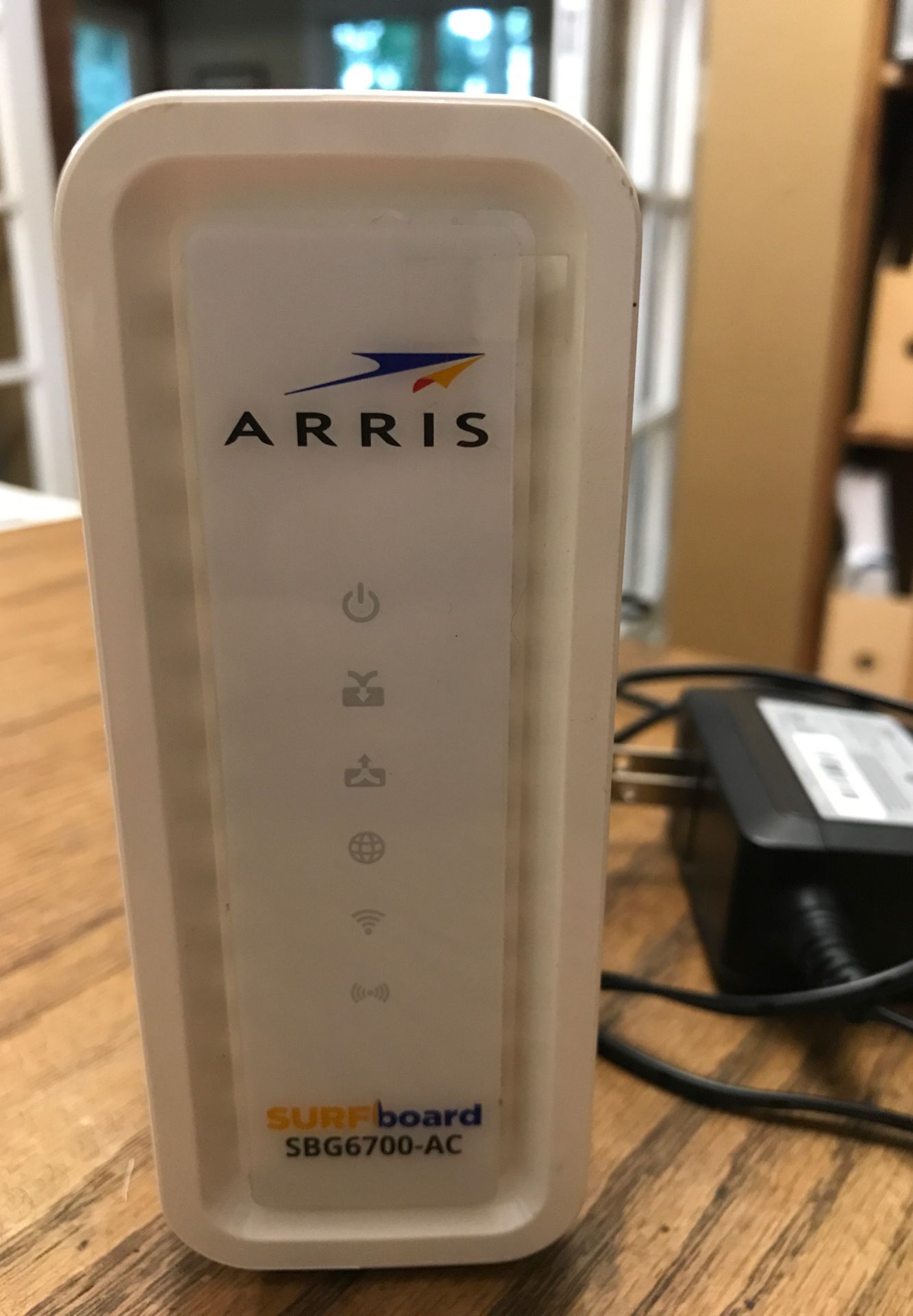 Arris Surfboard SBG6700-AC. Modem/router