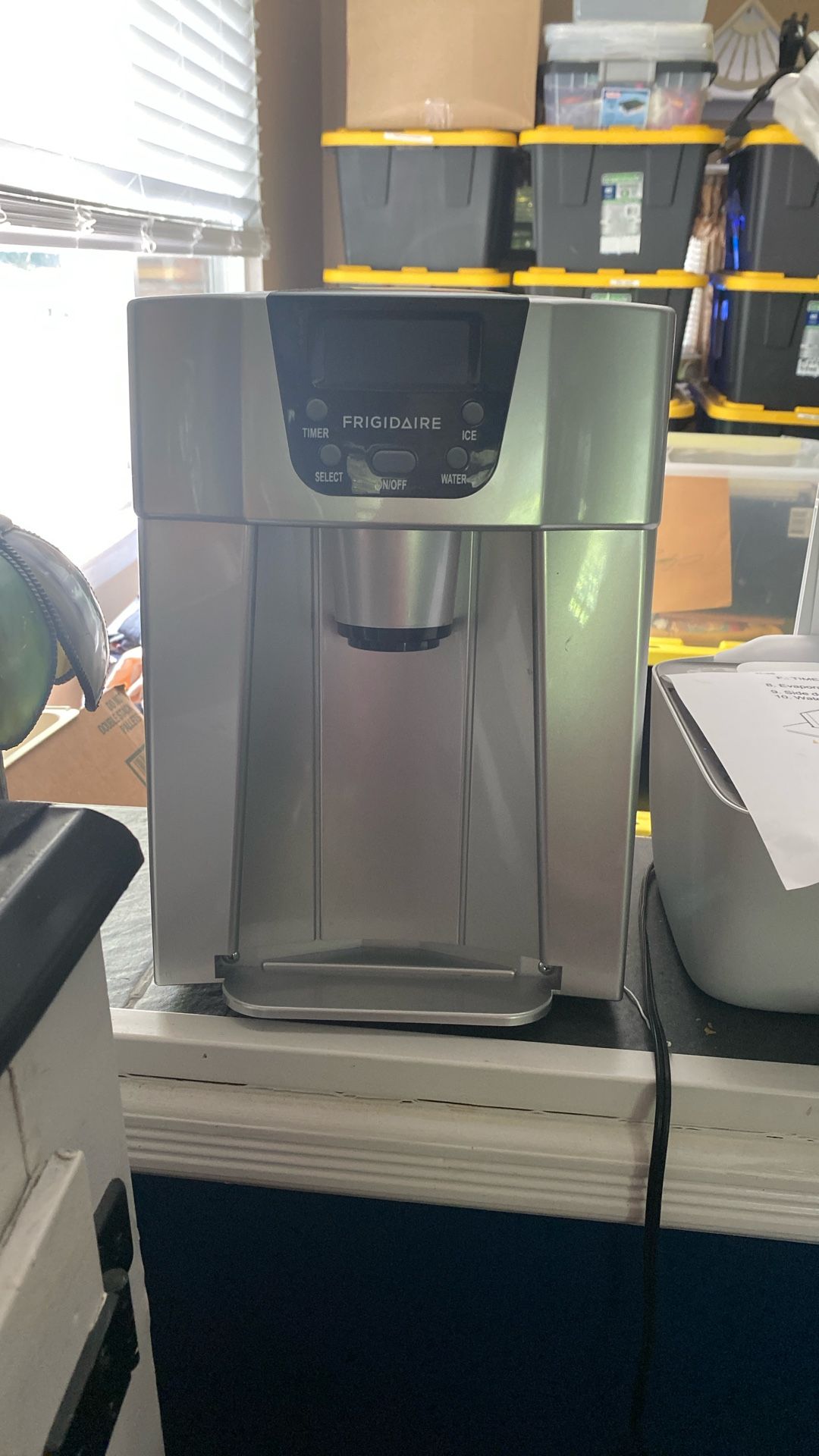  Ice Maker and Water Dispenser in Silver