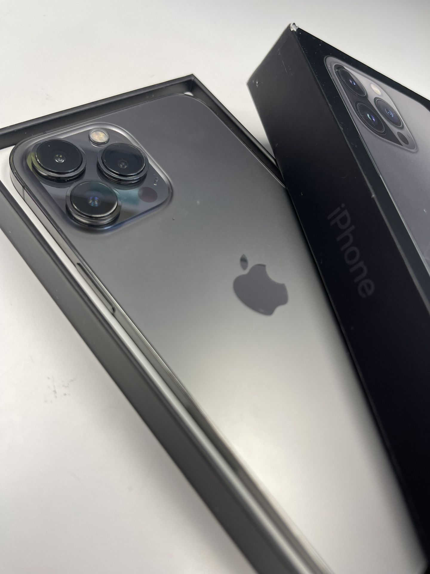 iPhone 13 Pro Max Unlocked 128Gb Black With Warranty
