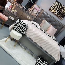 🌟4pc Queen Bedroom, 👉Furniture Sectional, Dining Table, Bunk Beds Avail 