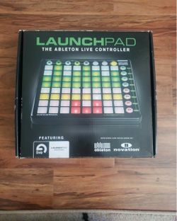 (New condition) Novation launchpad classic