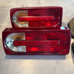 Tail Lights And Corner Lights For 2013 Mercedes G550 - $99