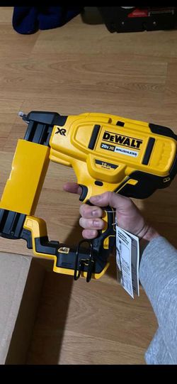 DEWALT
20V MAX XR Lithium-Ion 18-Gauge Cordless Narrow Crown Stapler  (Tool-Only)