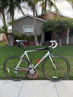 Mint Trek 1.5 Triple Road Bike