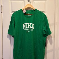 Nike Men’s Green Athletics Short Sleeve T-Shirt, Size: XL