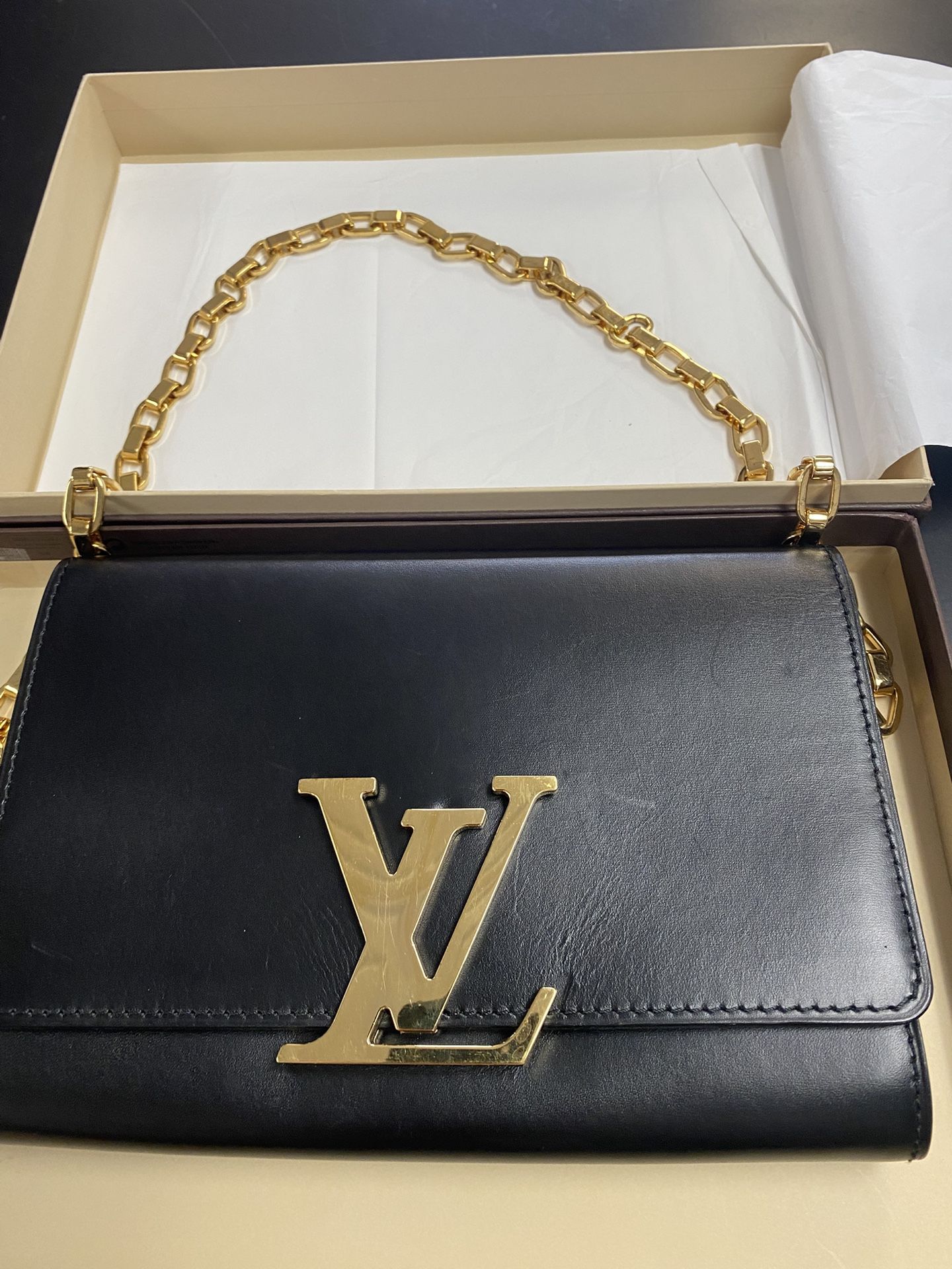 Louis Vuitton Chain Louise Clutch Leather Bag