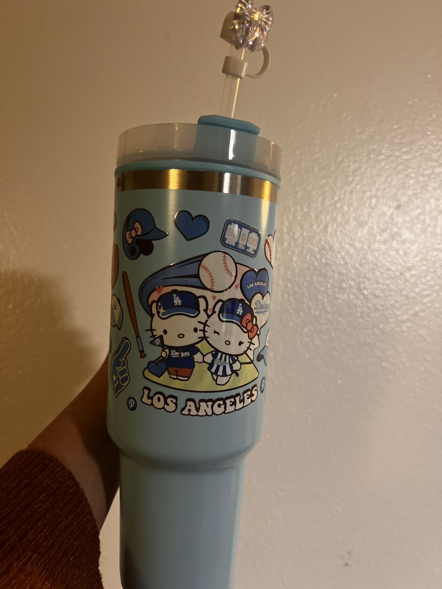 Hello Kitty / DOGERS Light Blue Mugs 40fl. Oz