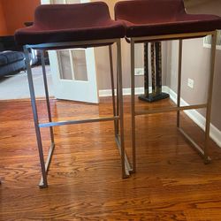 2 BAR STOOLS