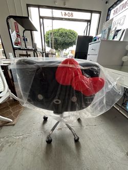 Hello kitty leather vanity chair
