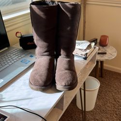 Gently Worn Women’s Classic Tall Ugg Boots
