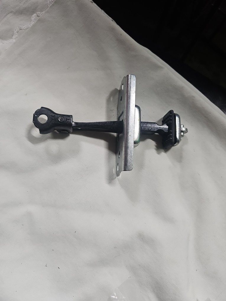 06-11 HONDA CIVIC LEFT FRONT DOOR CHECKER STRAP