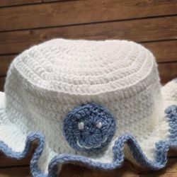Crochet Smilly Face Bucket Hat