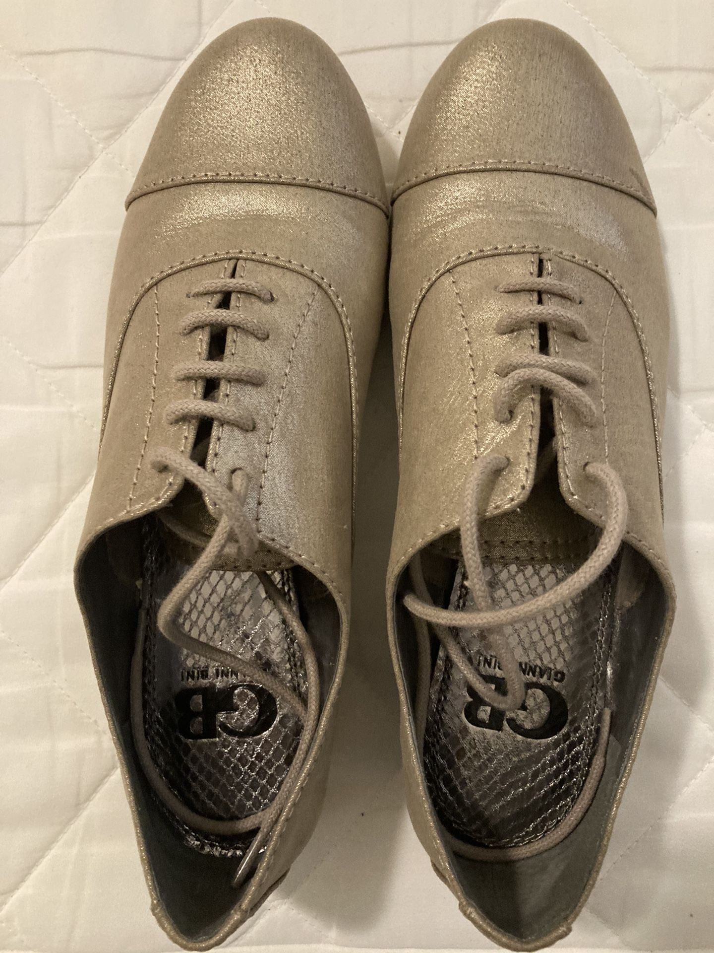 Taupe/Gold Lace Flat 7.0 Shoes