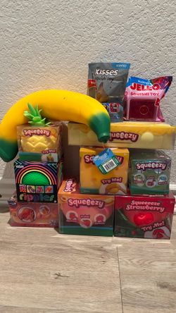 Squeeezy cheese 🧀 banana 🍌 peach 🍑 strawberry 🍓 butter 🧈 pineapple 🍍 kisses Jello different prices