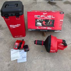 Milwaukee M18 FUEL 18-Volt Lithium-Iron Cordless Plumbing Drain Snake Auger Kit with w/ CABLE DRIVE & 5/16 in. x 35 ft. Cable