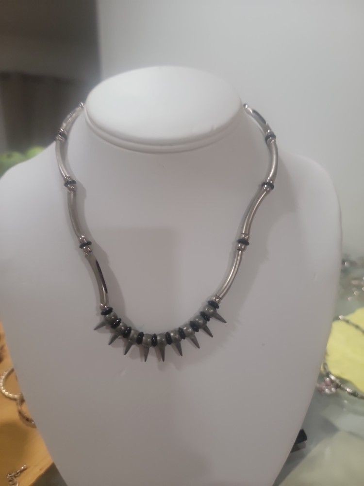 Necklece