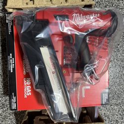 Milwaukee M18 FUEL 3-1/2 in. 18-Volt 21-Degree Lithium-lon Brushless Cordless Framing Nailer (Tool-Only)