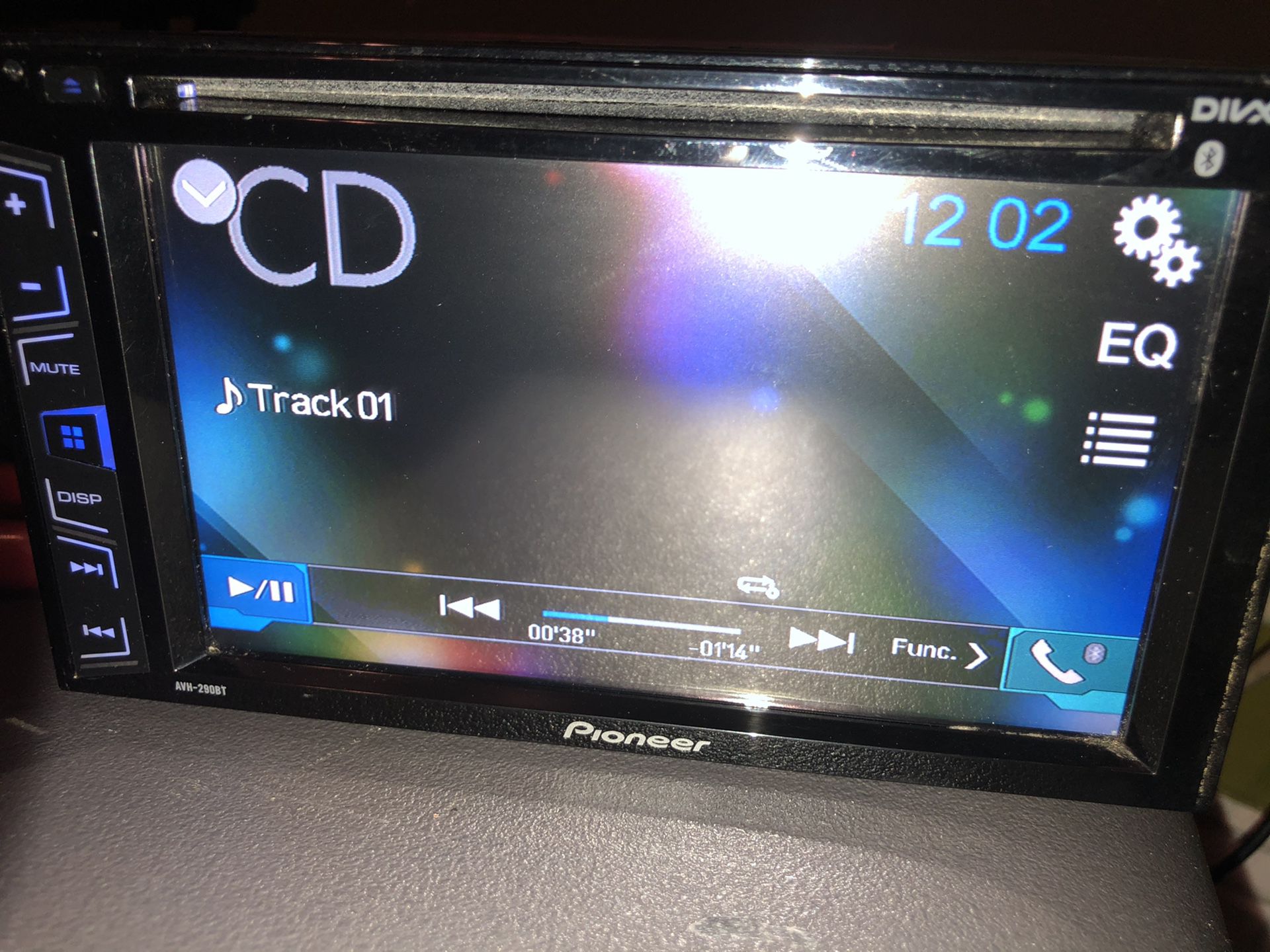 PIONEER DOUBLE DIN RADIO WITH BLUETOOTH///100 FIRM