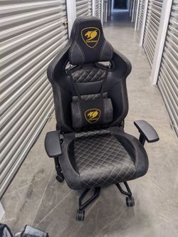 Cougar Titan Pro ROYAL 