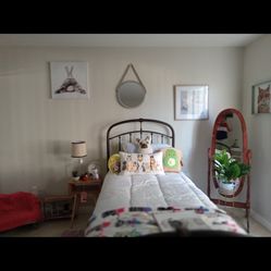 Like New Futon + Twin Bed w/ NEW Mattress (Still Wrapped!) – Must Sell”