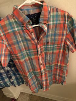 Boys short sleeve plaid shirt size (S) 7/8
