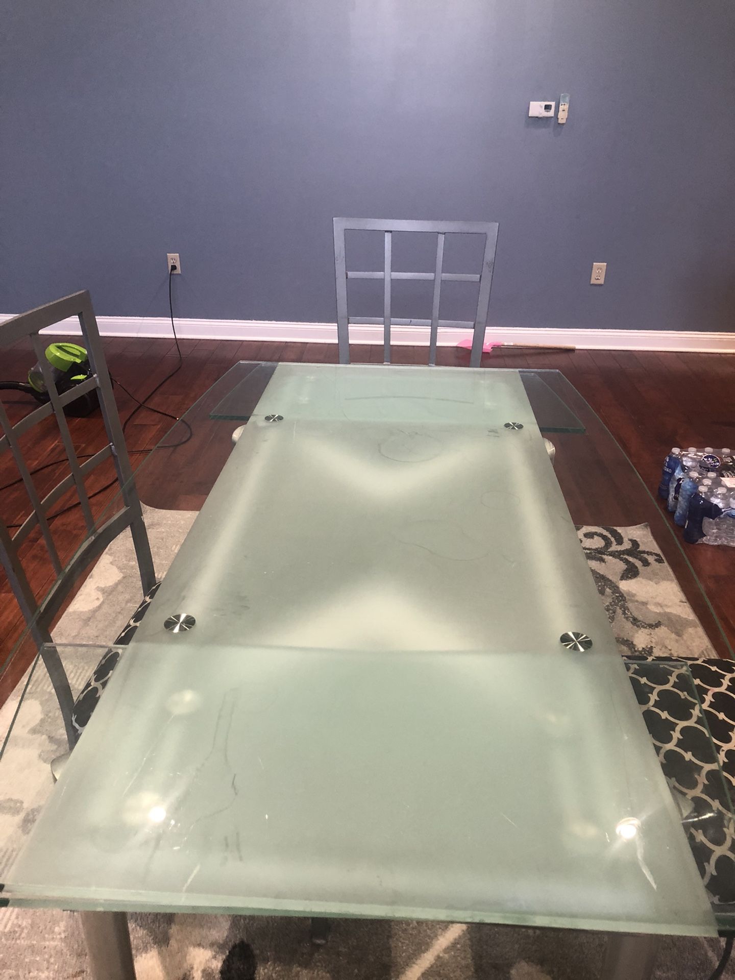 Very Beautiful Durable Extend Glass Table With Four Chairs