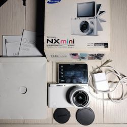 RARE PERFECT Samsung NX mini selfie 20mp full hd Camera + 9-27mm lens + Box