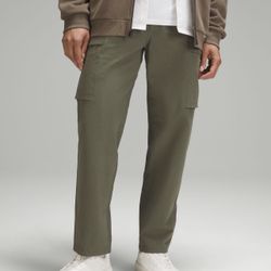 Lululemon Men’s Stretch Cotton VersaTwill Relaxed Fit Cargo Pant size 38W