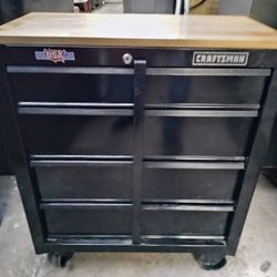 Used Craftsman Tool Box. 4 Drawers. It's A Small Box. 32.5"H26.5"W16"D. Comes With Key. Bottom Drawer Gets Stuck A Little. Miner Surface Rust.