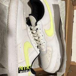 Air Force 1 Low 07 Lv8 Worldwide Pack -volt