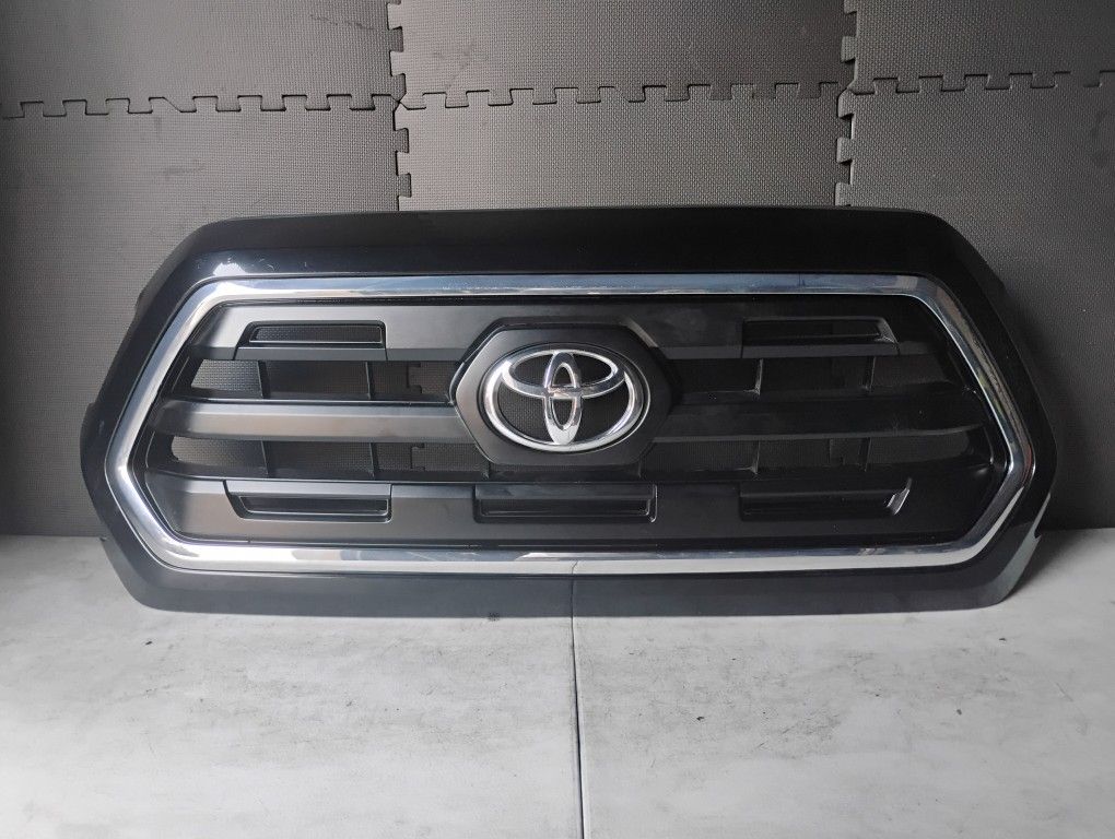 2018 2019 2020 2021 2022 2023 Toyota Tacoma Front Bumper Grille Oem