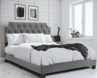 Brand New Idlewood Tufted Upholstered Low Profile Platform Bed