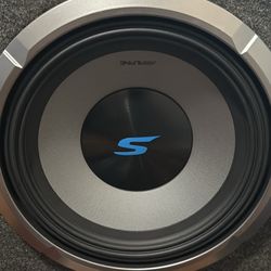 Alpine S 12inch sub woofer with vented box