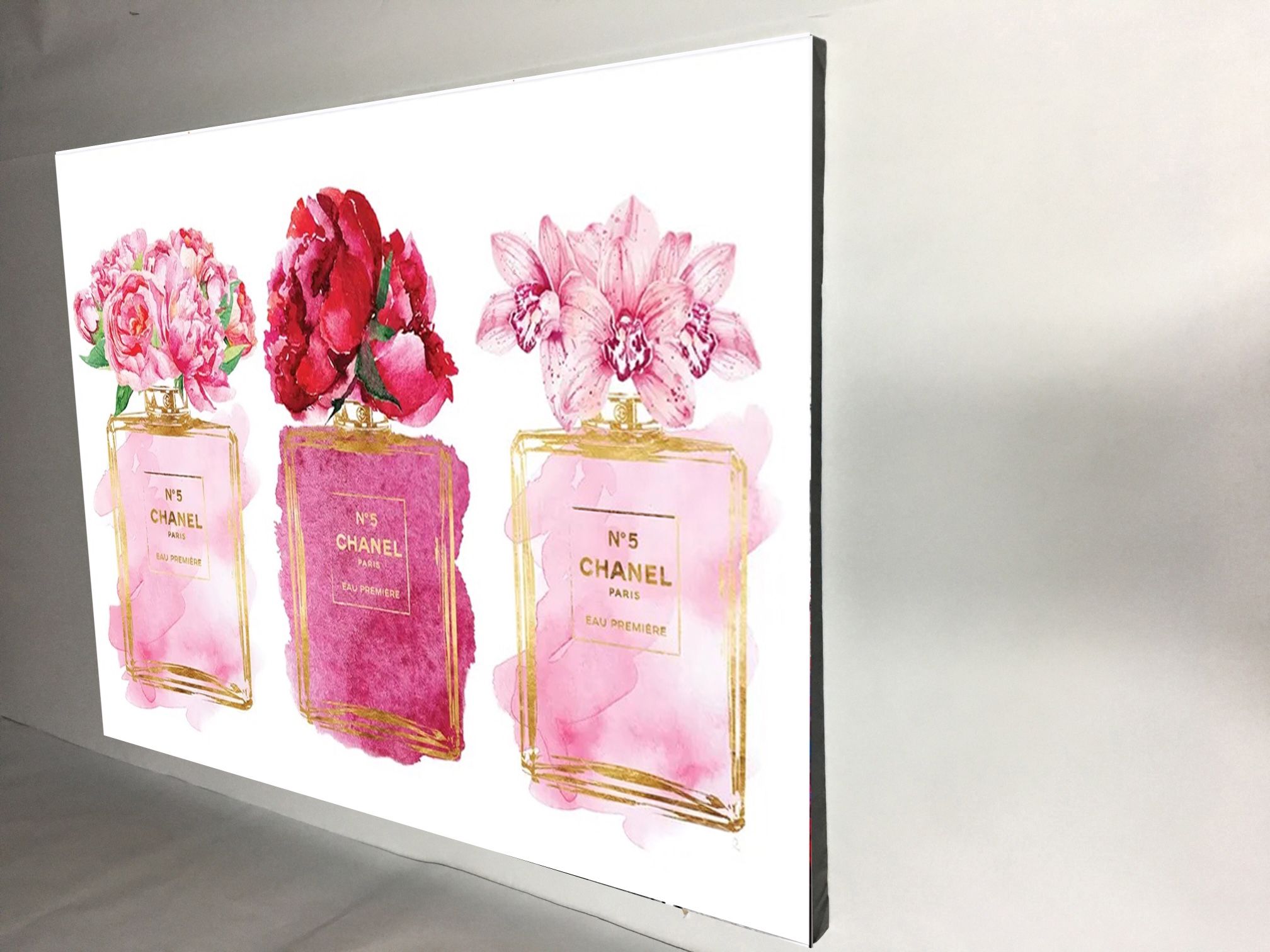 Canvas wall decoration 30”x42”. Brand new we can make it in different sizes from 4.5”x4.5” to 30”x66” Wood frame and sprayed with glossy clear coat