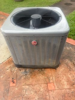 4 tons Rheem condenser unit
