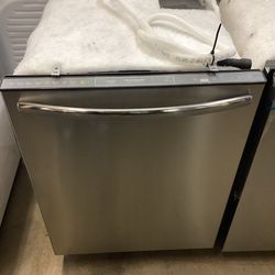 Frigidaire Gallery 24 in. Top Control Dishwasher in Stainless Steel New Scratch and Dent