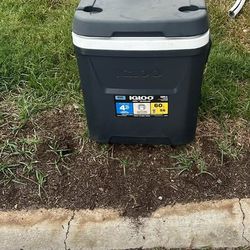 Igloo 60 Qt Wheeled Cooler