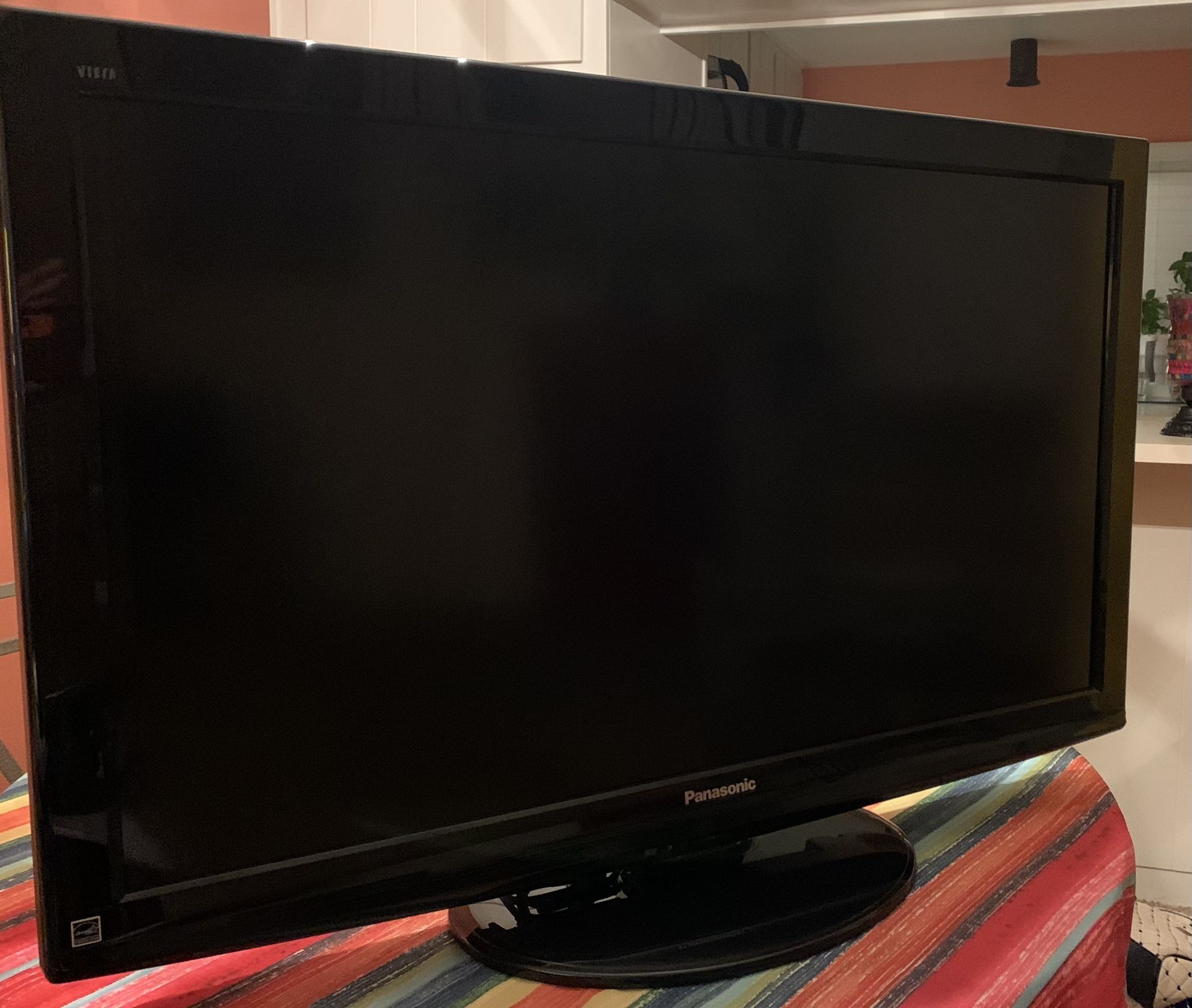 Panasonic 37”