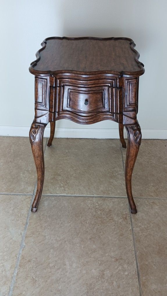 Victorian Side Rable